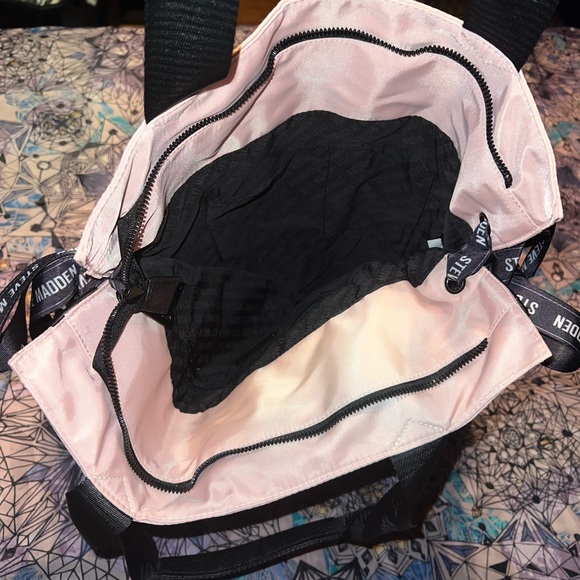 steve madden tote/small duffle bag - Picture 3 of 3